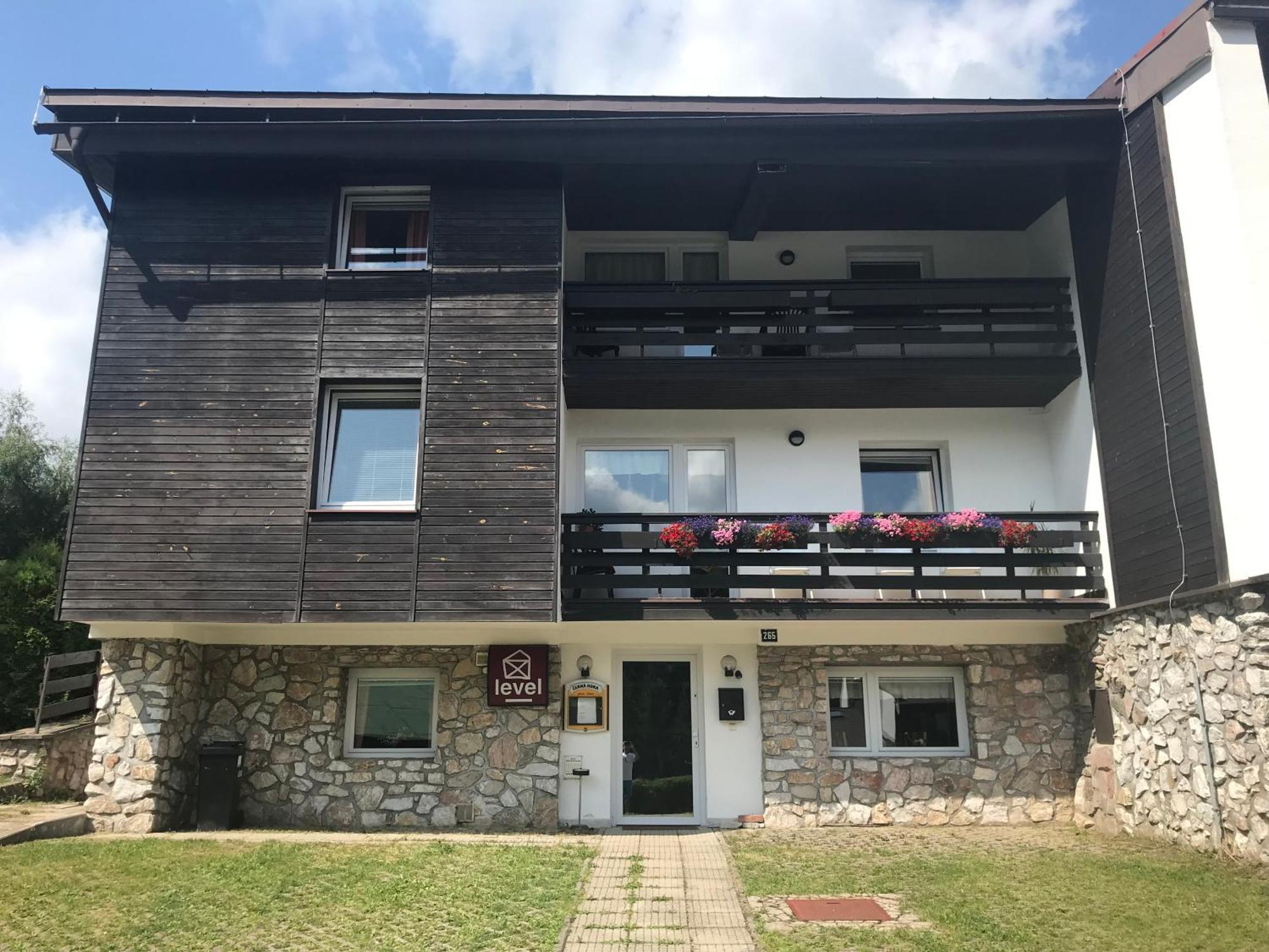 Penzion Level Pec pod Snezkou Exterior photo